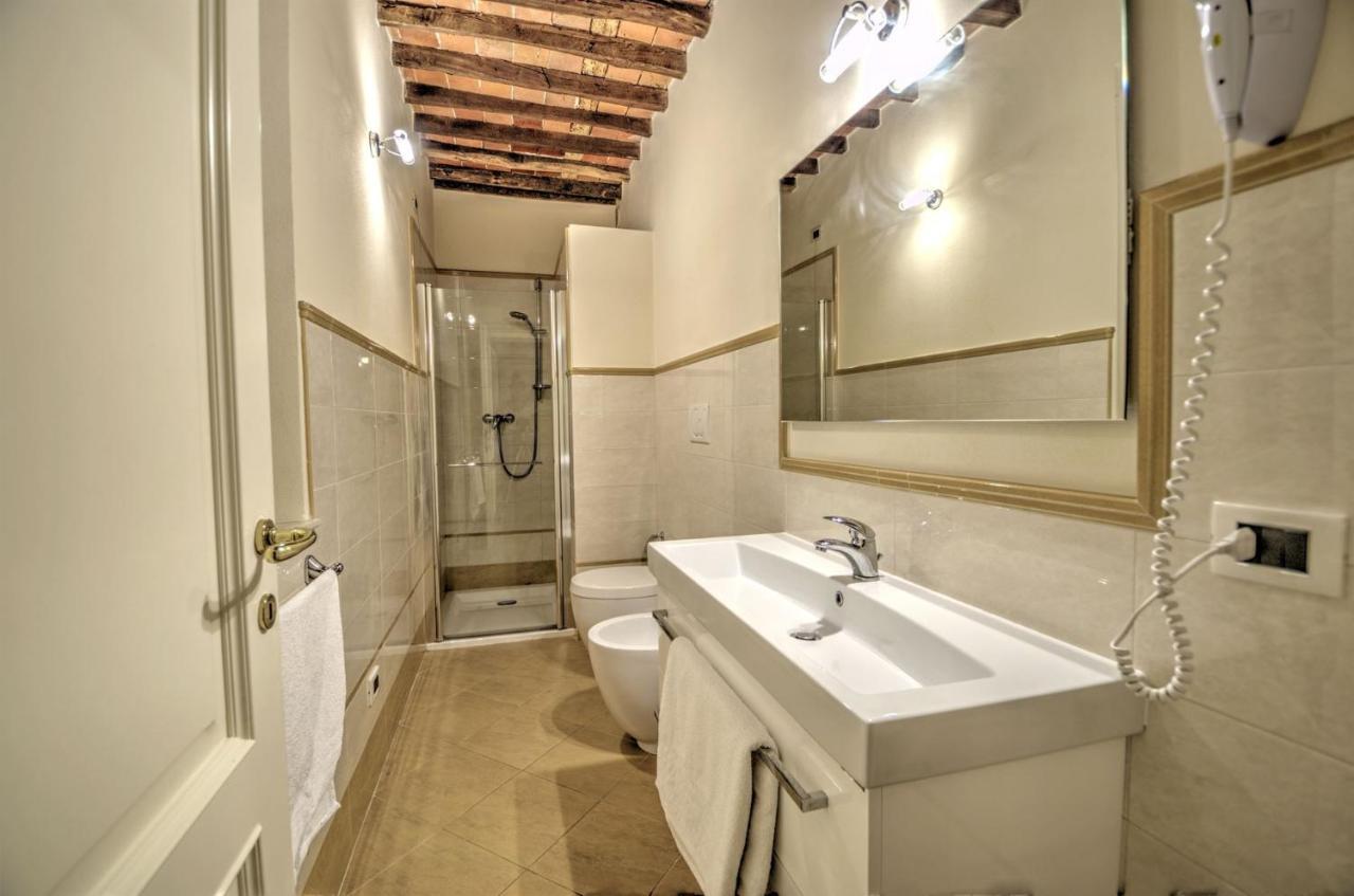 Lucca Cycling Holidays Il Tiglio Rooms Sant'Andrea di Compito Bagian luar foto